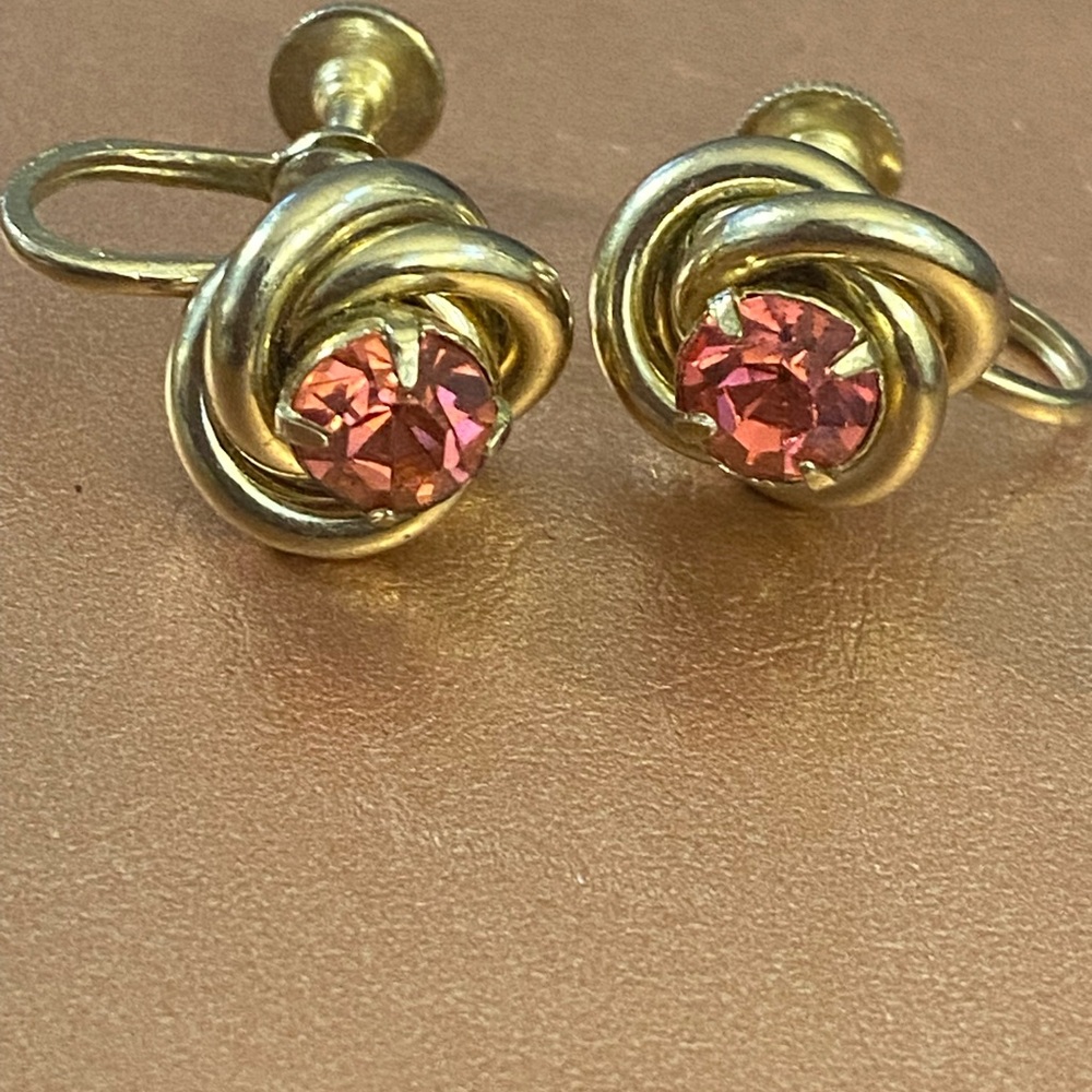 Coro Gold Knot Earrings with Pink Gemstone